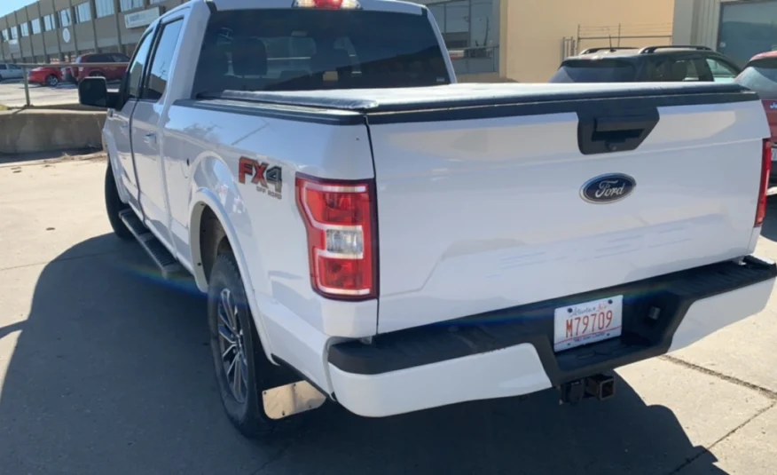 2019﻿ ﻿Ford﻿ ﻿F-150﻿ ﻿XLT