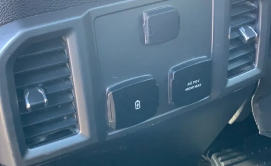 2019﻿ ﻿Ford﻿ ﻿F-150﻿ ﻿XLT
