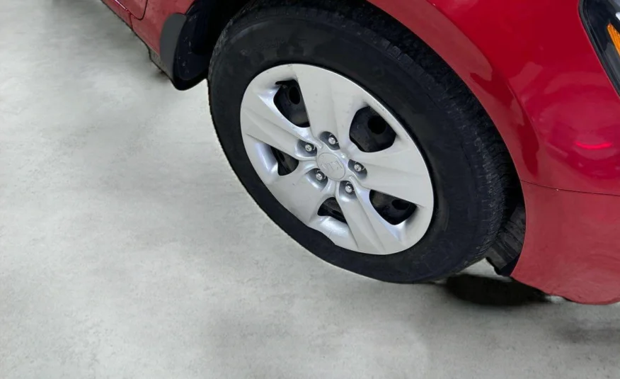 2017﻿ ﻿KIA﻿ ﻿Forte﻿ ﻿LX +