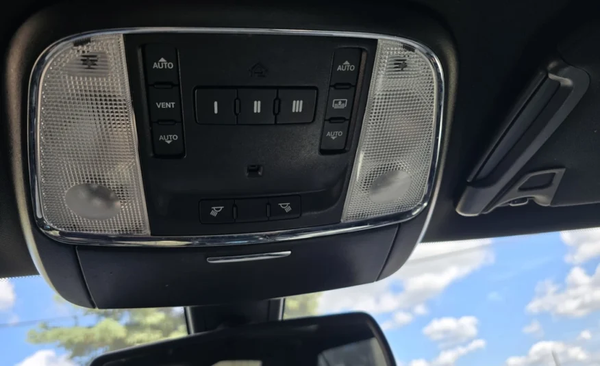 2018﻿ ﻿Chrysler﻿ ﻿300﻿ ﻿S