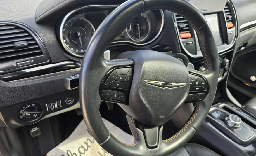 2018﻿ ﻿Chrysler﻿ ﻿300﻿ ﻿S