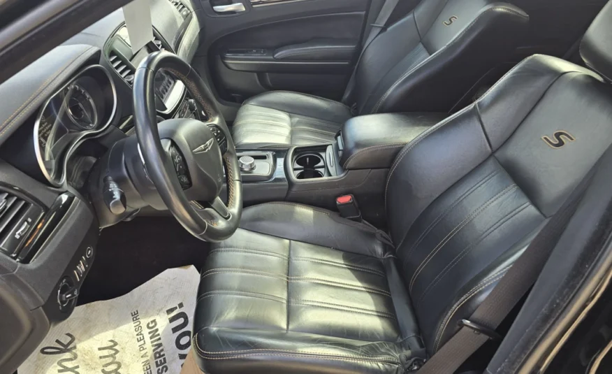 2018﻿ ﻿Chrysler﻿ ﻿300﻿ ﻿S