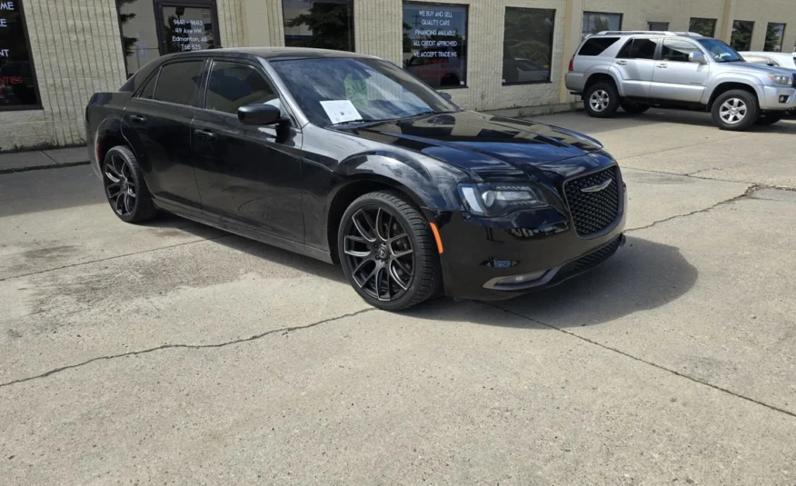 2018﻿ ﻿Chrysler﻿ ﻿300﻿ ﻿S