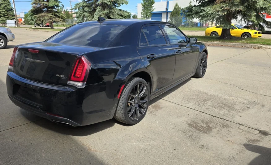 2018﻿ ﻿Chrysler﻿ ﻿300﻿ ﻿S