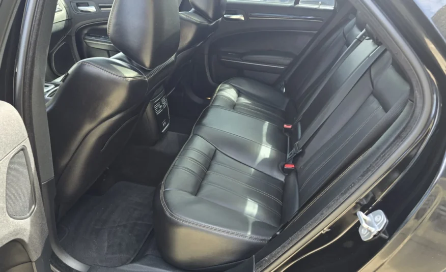 2018﻿ ﻿Chrysler﻿ ﻿300﻿ ﻿S