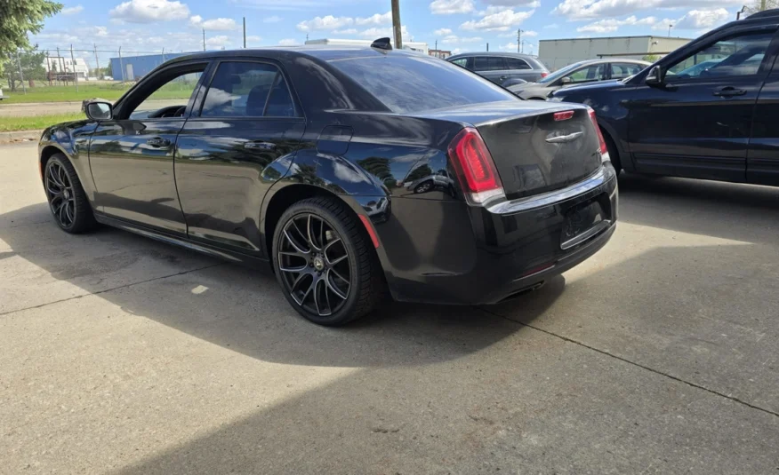 2018﻿ ﻿Chrysler﻿ ﻿300﻿ ﻿S