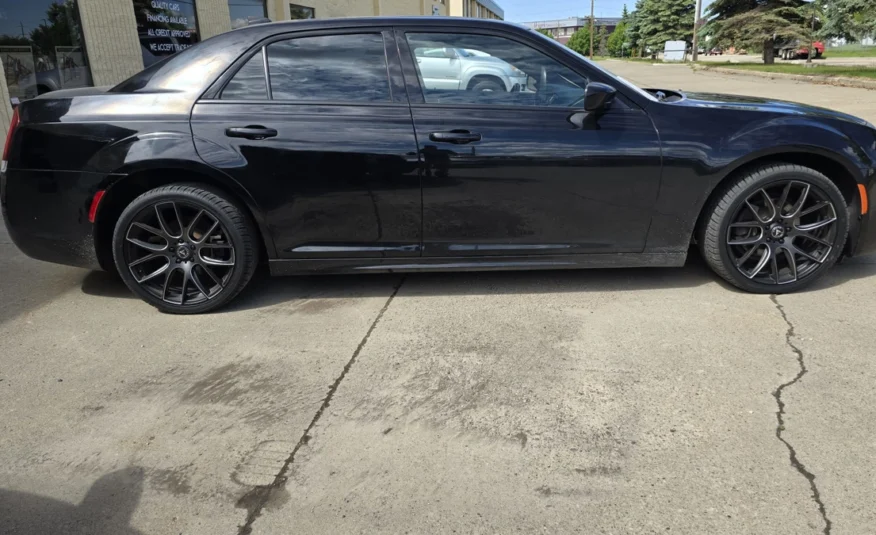 2018﻿ ﻿Chrysler﻿ ﻿300﻿ ﻿S