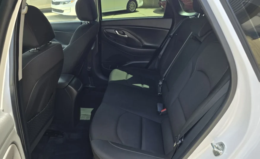 2019﻿ ﻿Hyundai﻿ ﻿Elantra GT﻿ ﻿Base