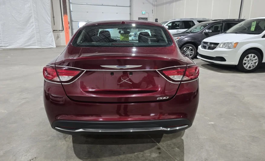 2015﻿ ﻿Chrysler﻿ ﻿200﻿ ﻿Limited