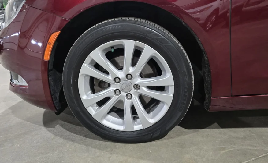 2015﻿ ﻿Chrysler﻿ ﻿200﻿ ﻿Limited