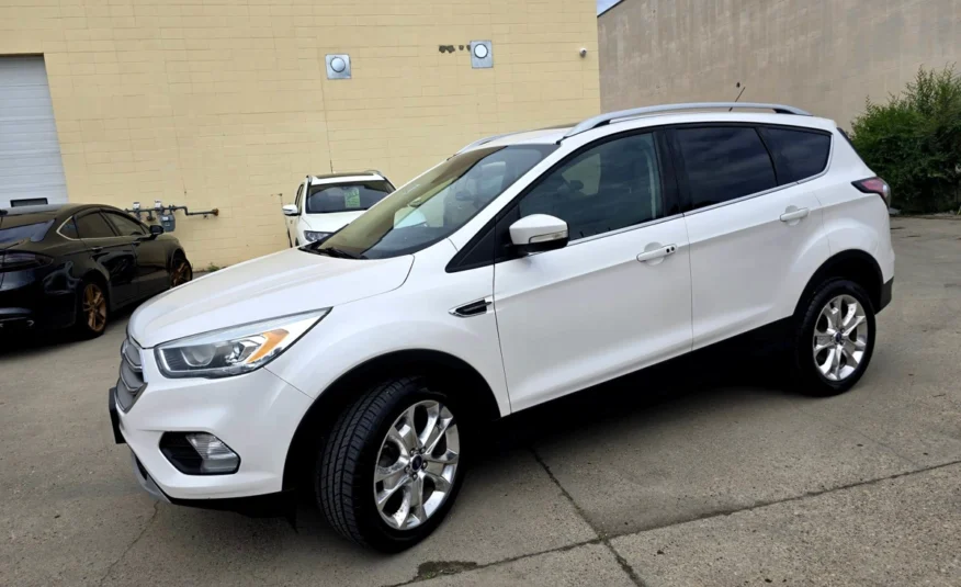 2017﻿ ﻿Ford﻿ ﻿Escape﻿ ﻿Titanium