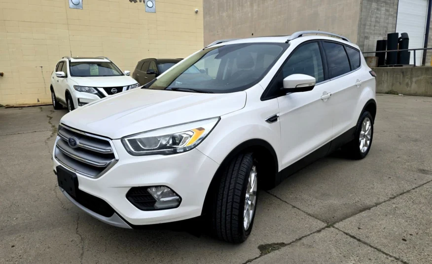 2017﻿ ﻿Ford﻿ ﻿Escape﻿ ﻿Titanium