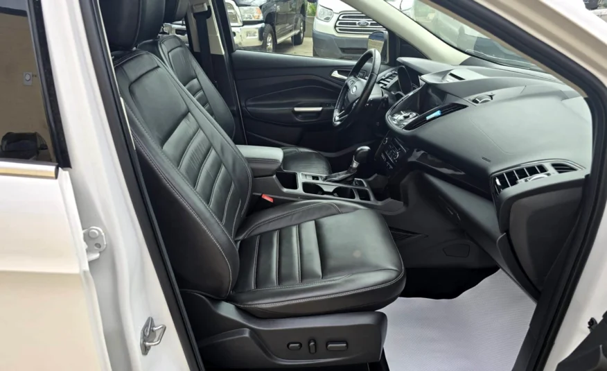 2017﻿ ﻿Ford﻿ ﻿Escape﻿ ﻿Titanium