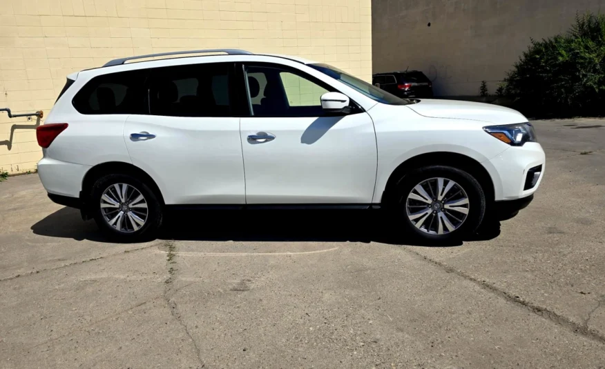 2020﻿ ﻿Nissan﻿ ﻿Pathfinder﻿ ﻿SV